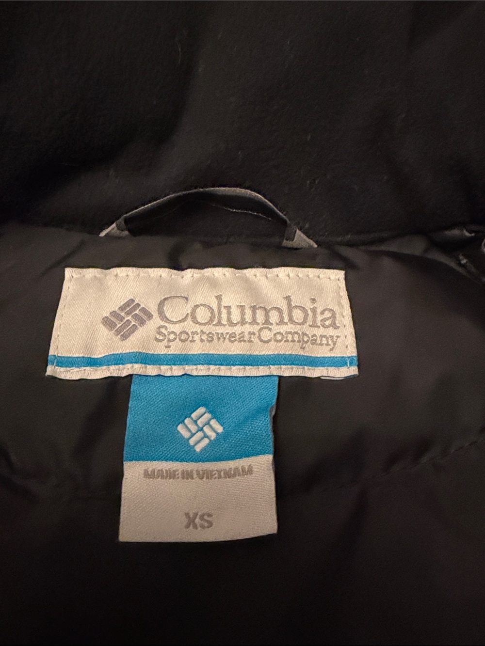 Columbia women’s Black Quilted Puffer Vest - Picture 4 of 5